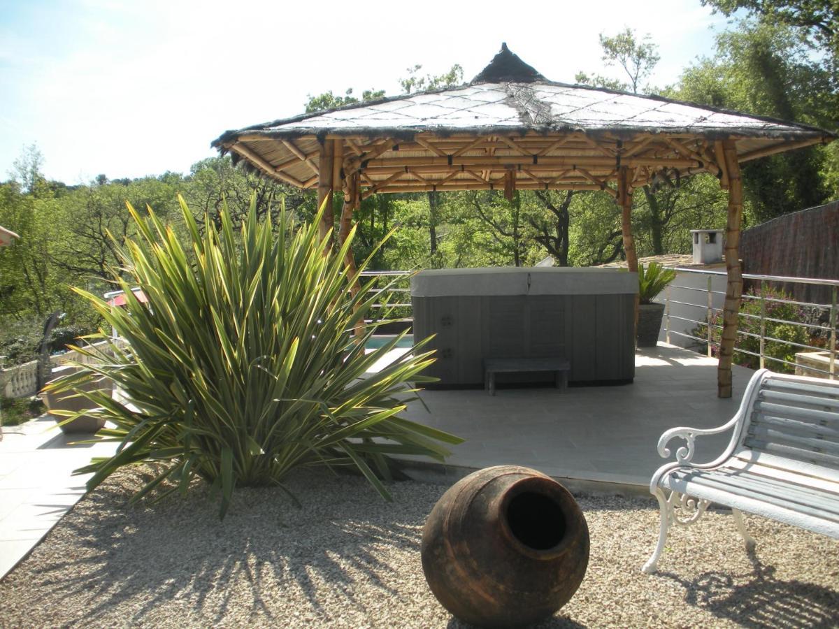 Villa Jalna Chambre, Suites Et Appartement Roquefort-les-Pins Buitenkant foto