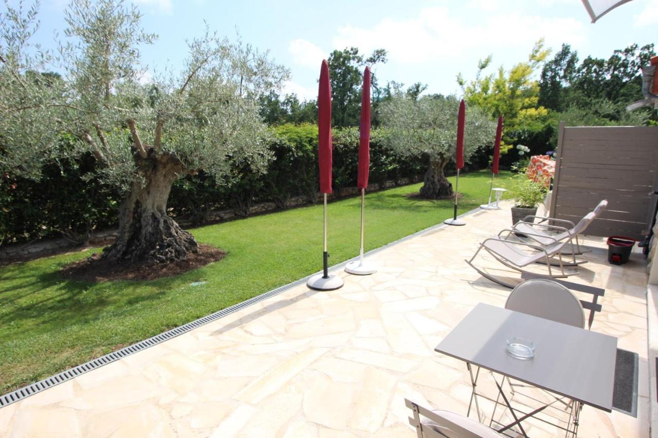 Villa Jalna Chambre, Suites Et Appartement Roquefort-les-Pins Buitenkant foto