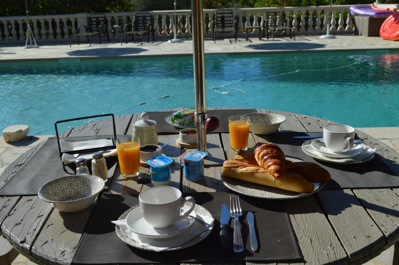 Villa Jalna Chambre, Suites Et Appartement Roquefort-les-Pins Buitenkant foto