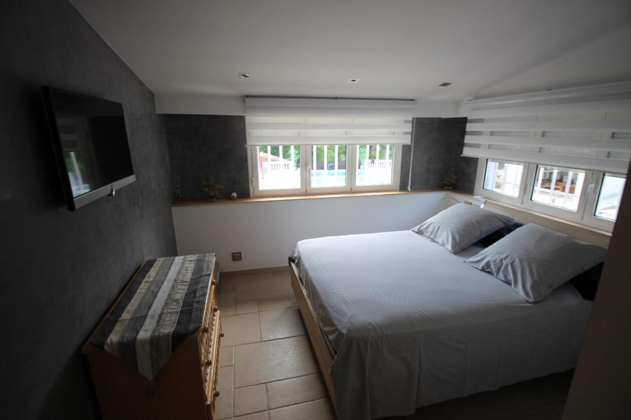 Villa Jalna Chambre, Suites Et Appartement Roquefort-les-Pins Buitenkant foto